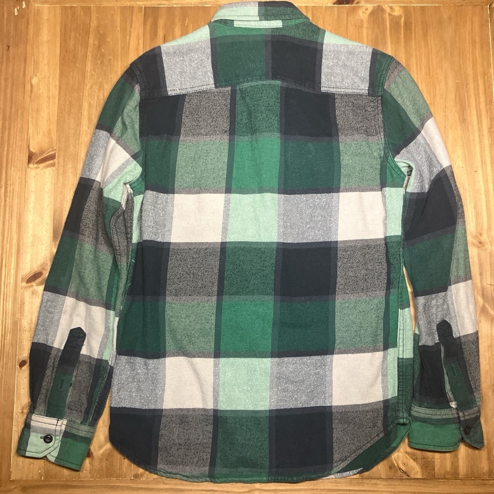American Eagle flannel button up shirt